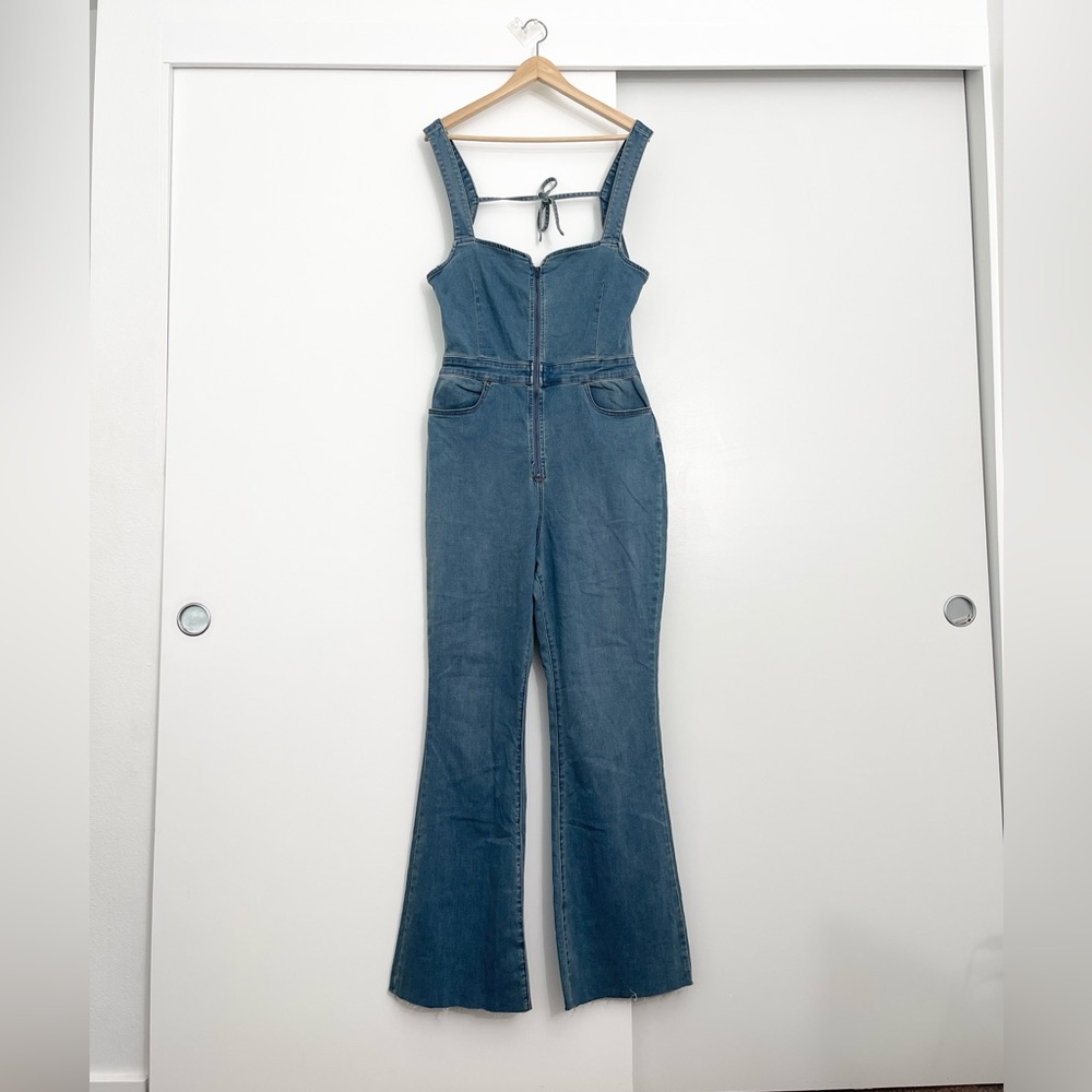 SOLD NWOT Free People Curvy 2nd Ave Bootcut Fit Open Back Sexy Jumpsuit Size 16 - Picture 2 of 8